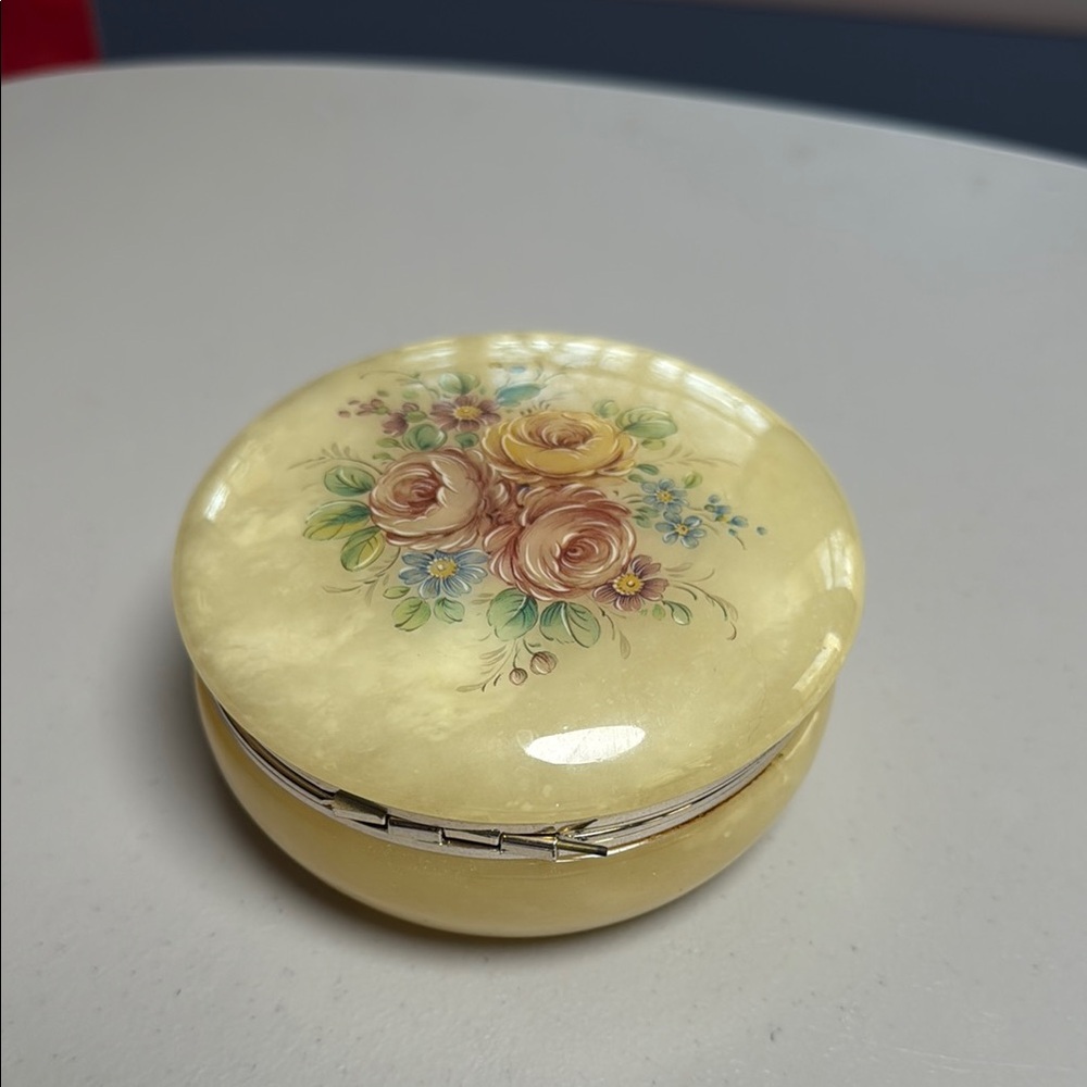 Italian Alabaster vintage hand carved jewelry box #11 - Picture 2 of 3